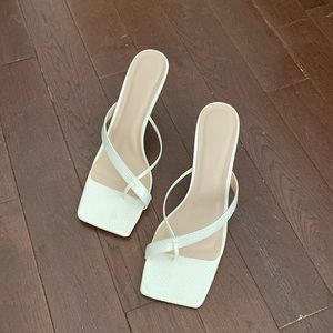 Square toe Kitten Heel